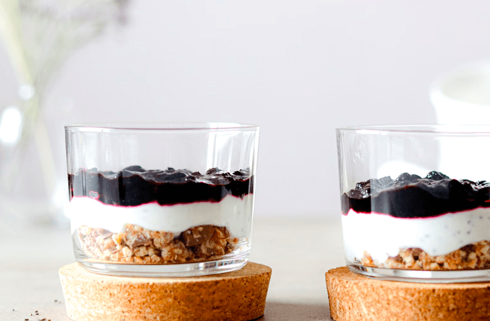 Mousse de Yogur con Kiwi y Fresas