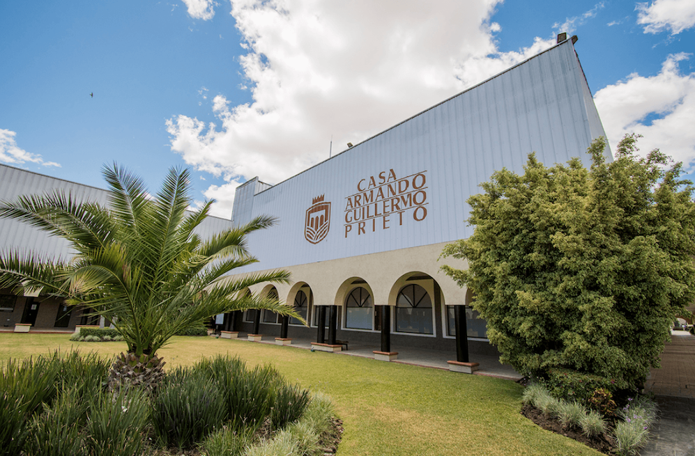 Mezcales Casa Armando: sostenibilidad, legado y el futuro consciente del mezcal mexicano.