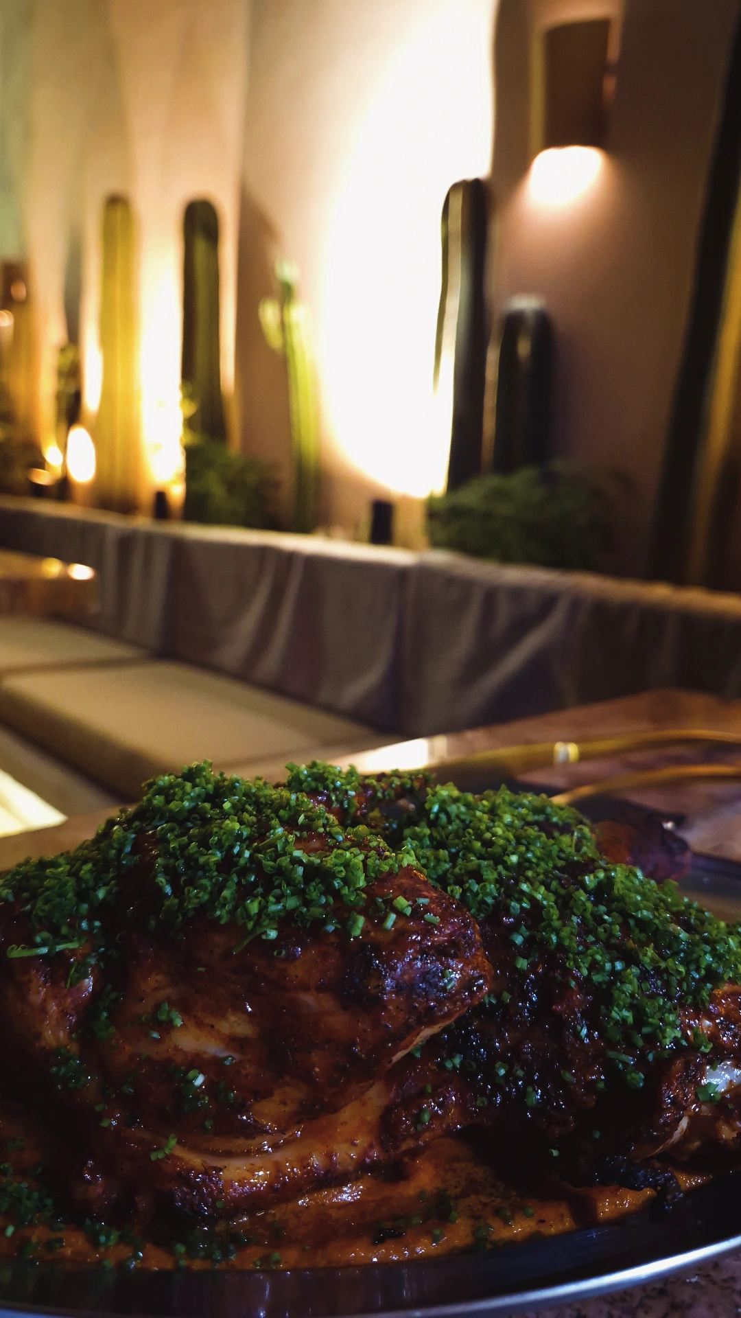 Pollo cholo marinado y encacahuatado, platillo estrella del restaurante Salera.